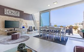 Valletta Bastions Seafront House