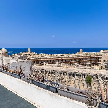 Valletta Bastions Seafront House Exterior photo
